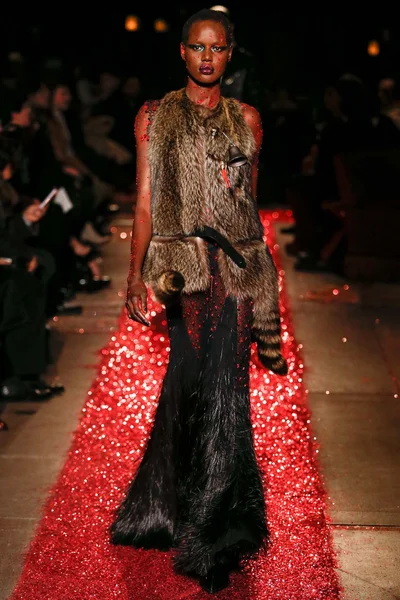 Look 11